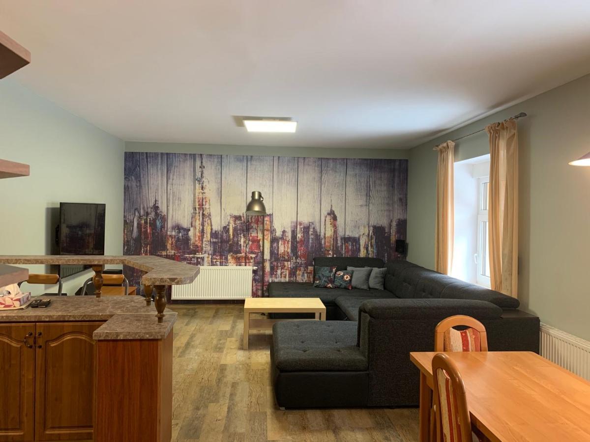 Apartman Яхимов Екстериор снимка