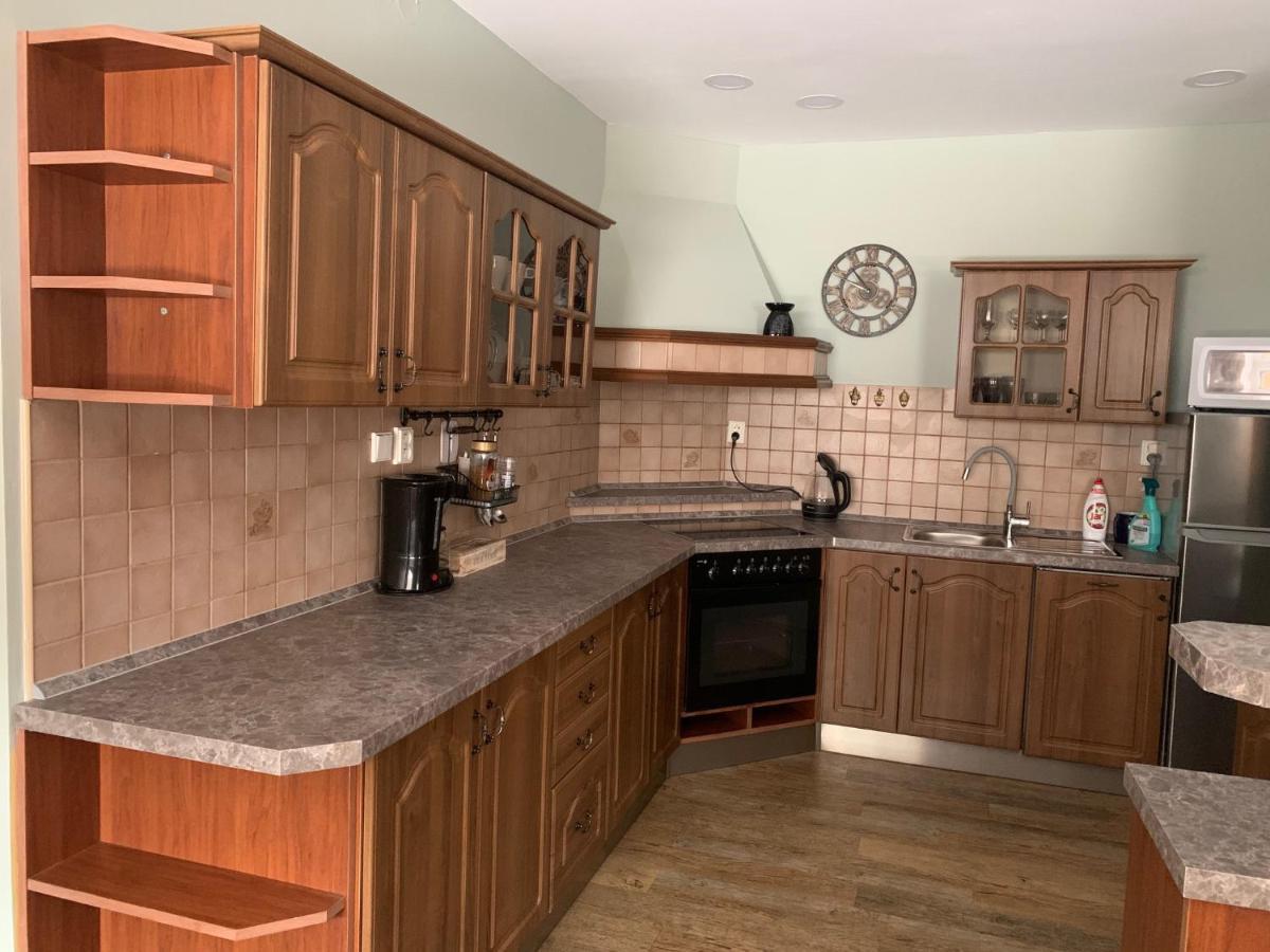 Apartman Яхимов Екстериор снимка